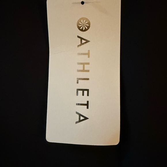 Athleta Stellar Tight 3/4 length NWT - Picture 2 of 3